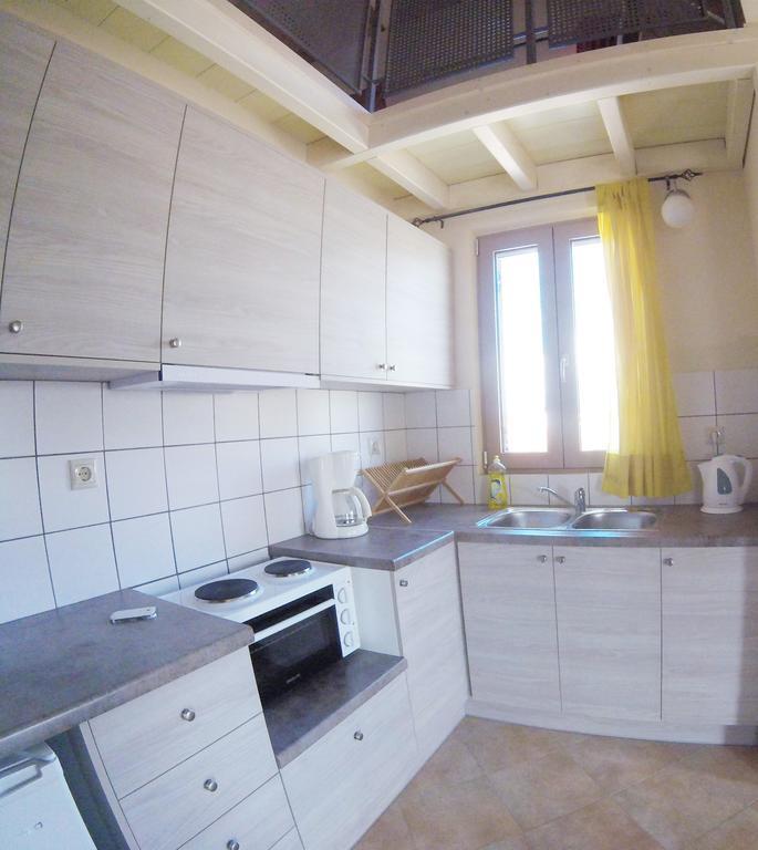 Aegina Arapakis Apartment מראה חיצוני תמונה